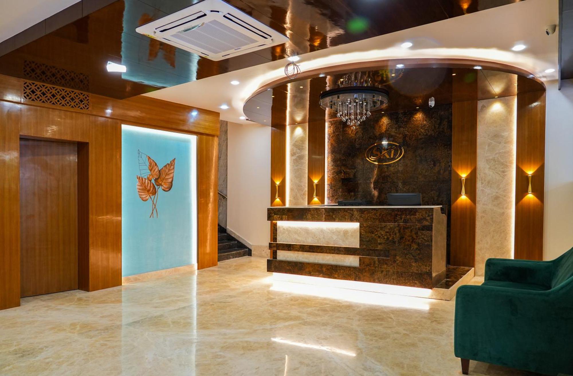 Sri Krishna Inn - Kempegowda Airport Bangalore Devanahalli Exterior foto